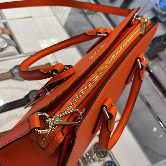 MICHAEL KORS
Sheila Md CZ Faux Saffiano Leather CZ Satchel Crossbody 
POPPY
NWT - Picture 10 of 16